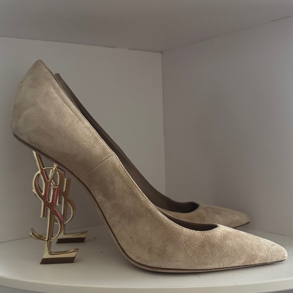 Yves Saint Laurent Gold Logo Heel Pumps
